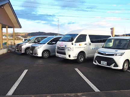 デイサービスセンターあおぞらの送迎車